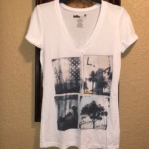 billaBong very gently worn V Neck T Shirt.  Fitted juniors. Great condition.